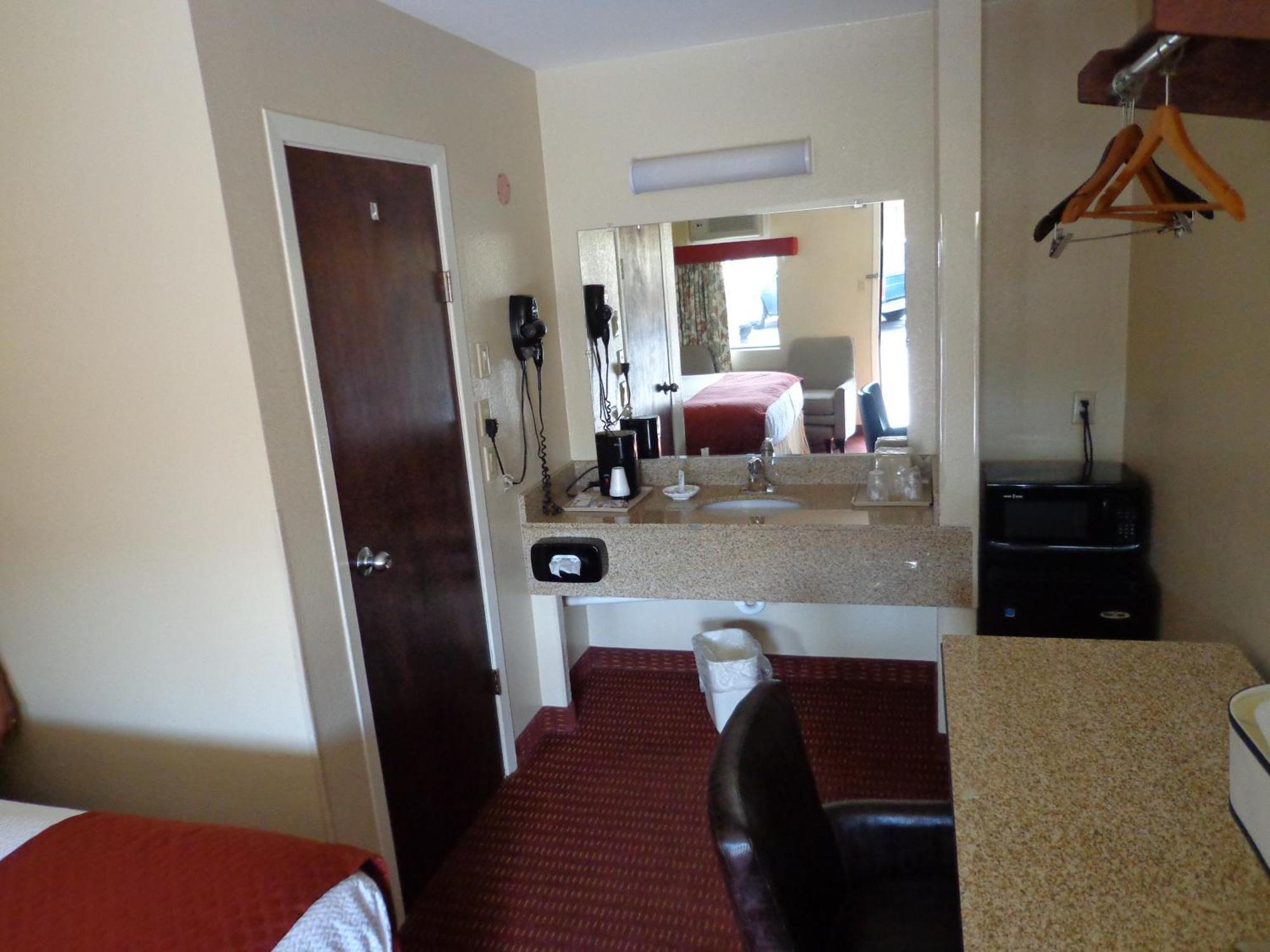 Economy Inn Express Warren Екстериор снимка