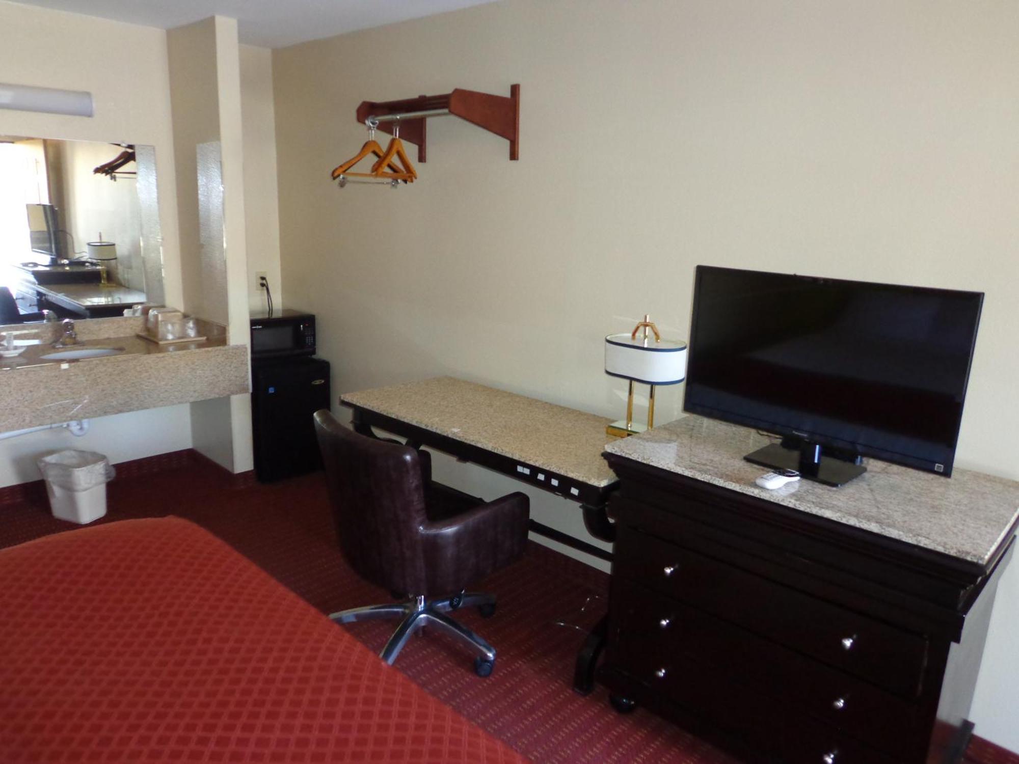 Economy Inn Express Warren Екстериор снимка