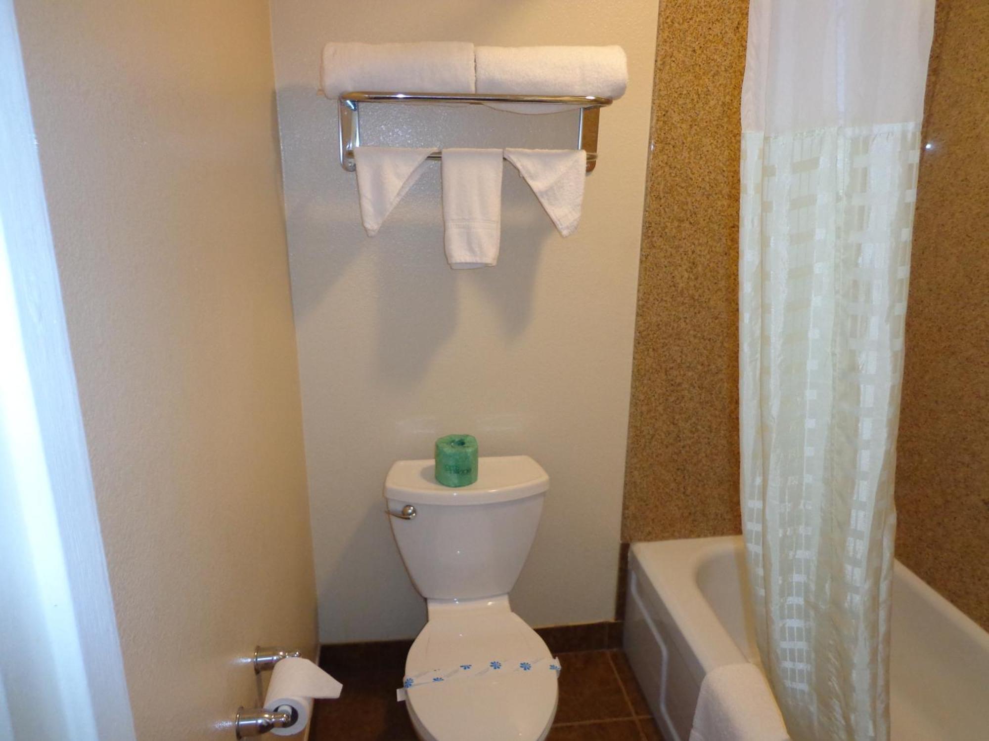 Economy Inn Express Warren Екстериор снимка