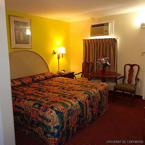 Economy Inn Express Warren Екстериор снимка