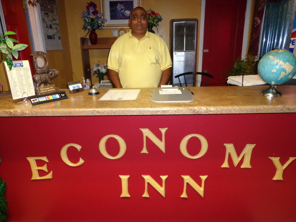 Economy Inn Express Warren Екстериор снимка