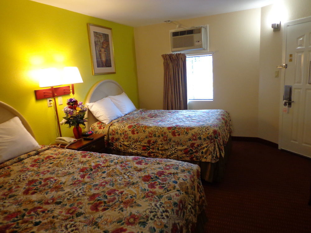 Economy Inn Express Warren Екстериор снимка