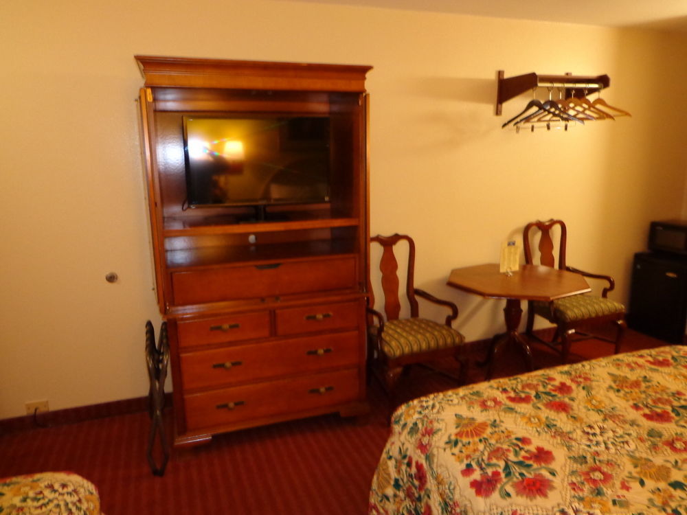 Economy Inn Express Warren Екстериор снимка