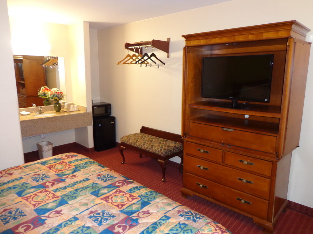 Economy Inn Express Warren Екстериор снимка